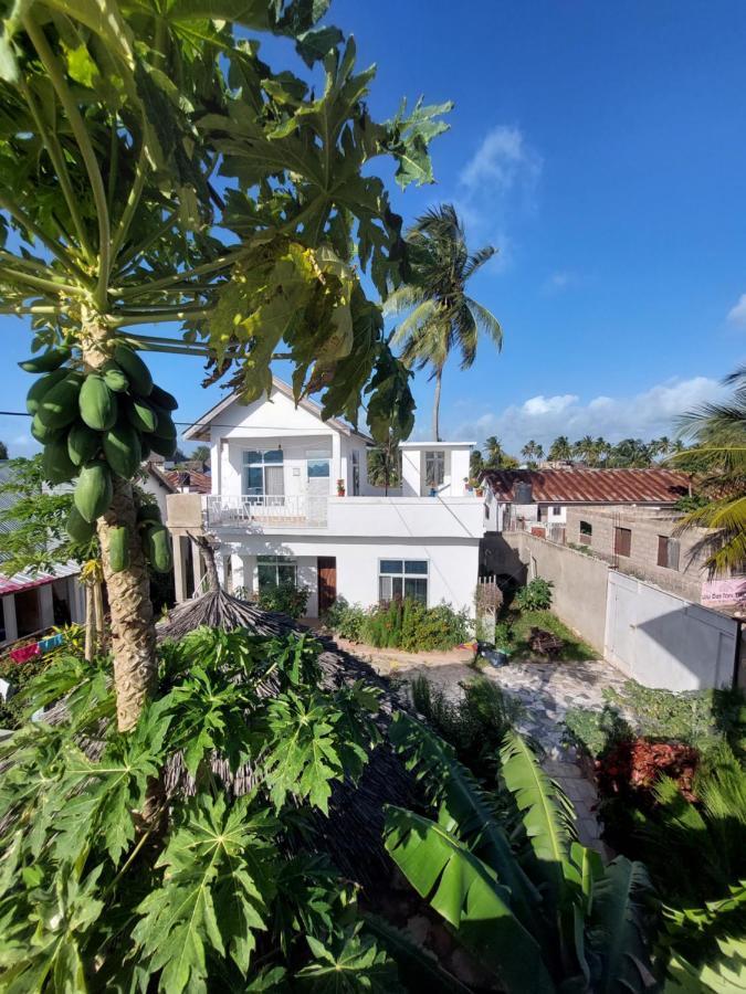 Karibu House Bed & Breakfast *