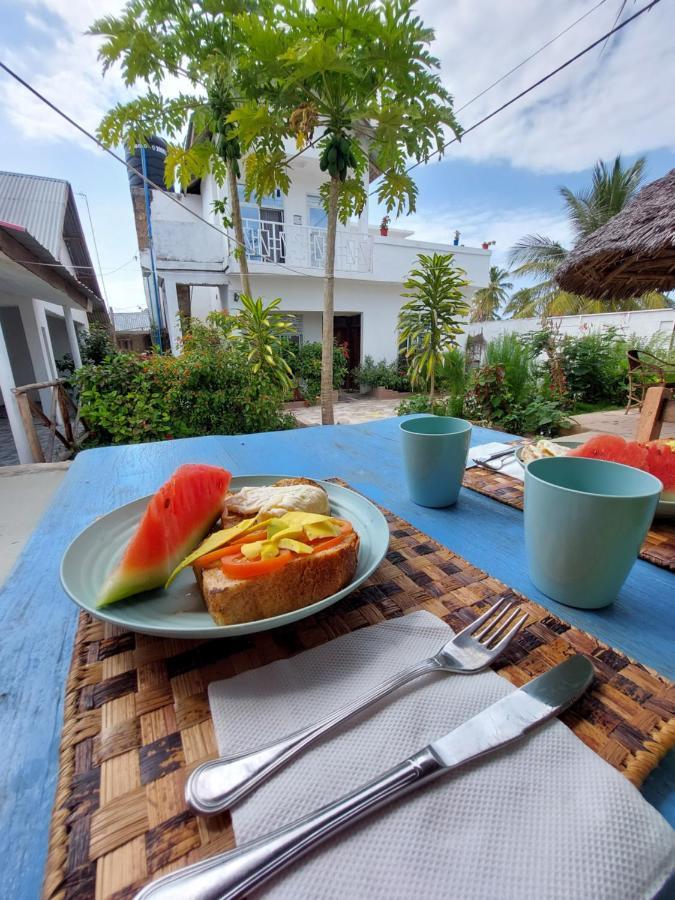 Karibu House Bed & Breakfast *