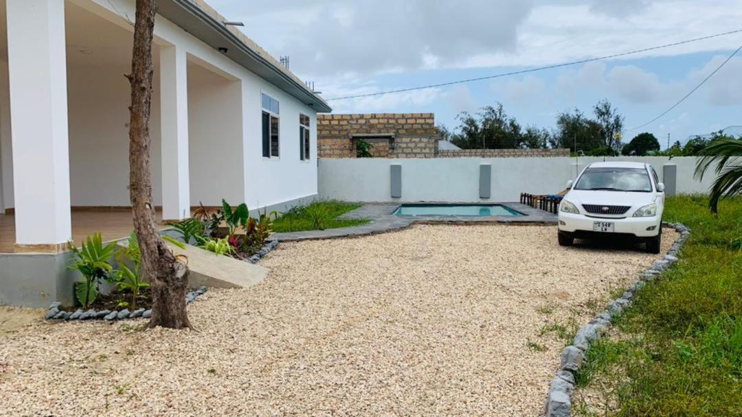 Bed & Breakfast Liam Kiwengwa Zanzibar 3*
