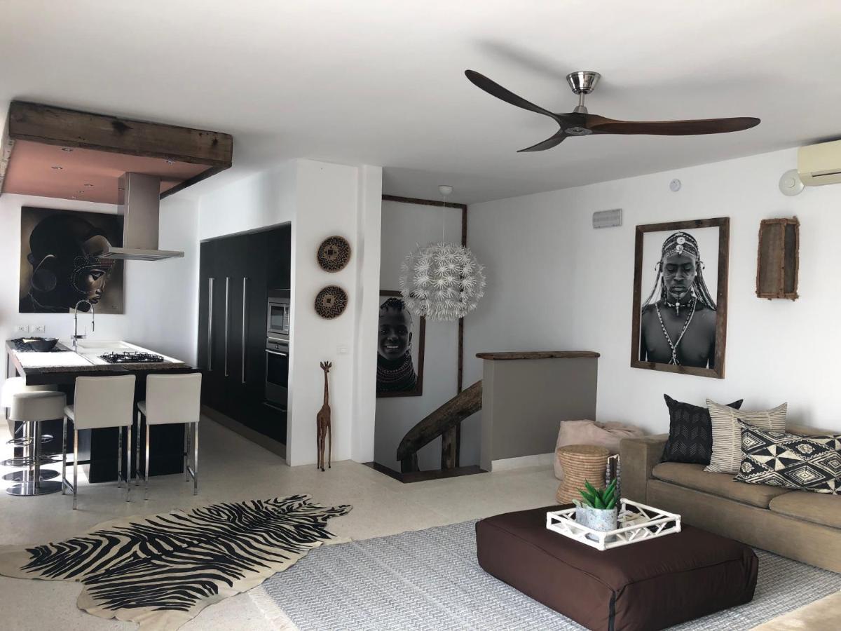 Deluxe Beachfront Penthouse With Panoramic Ocean Views Apartment