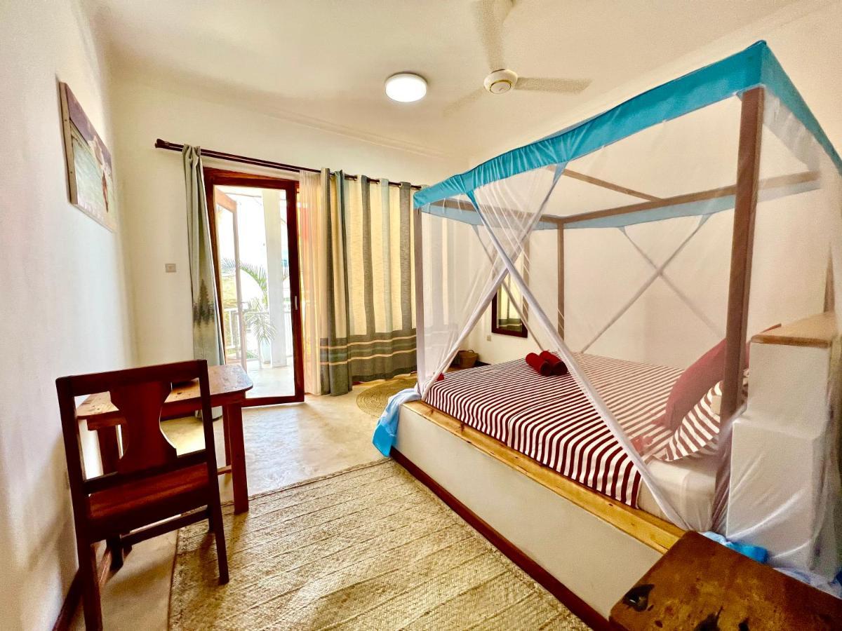 Chikachika Bed & Breakfast *