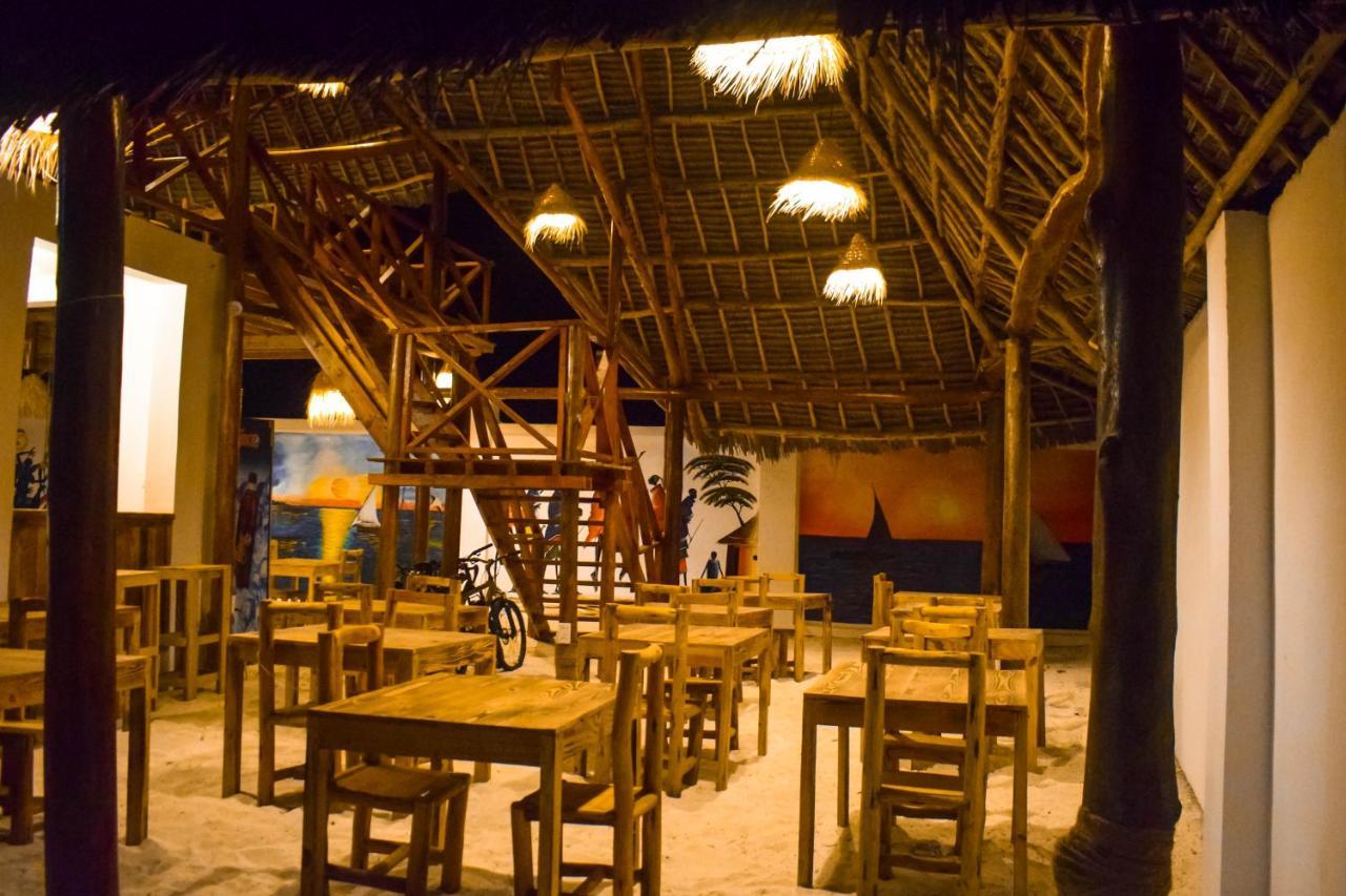 Apartment Uhuru House And Restaurant *