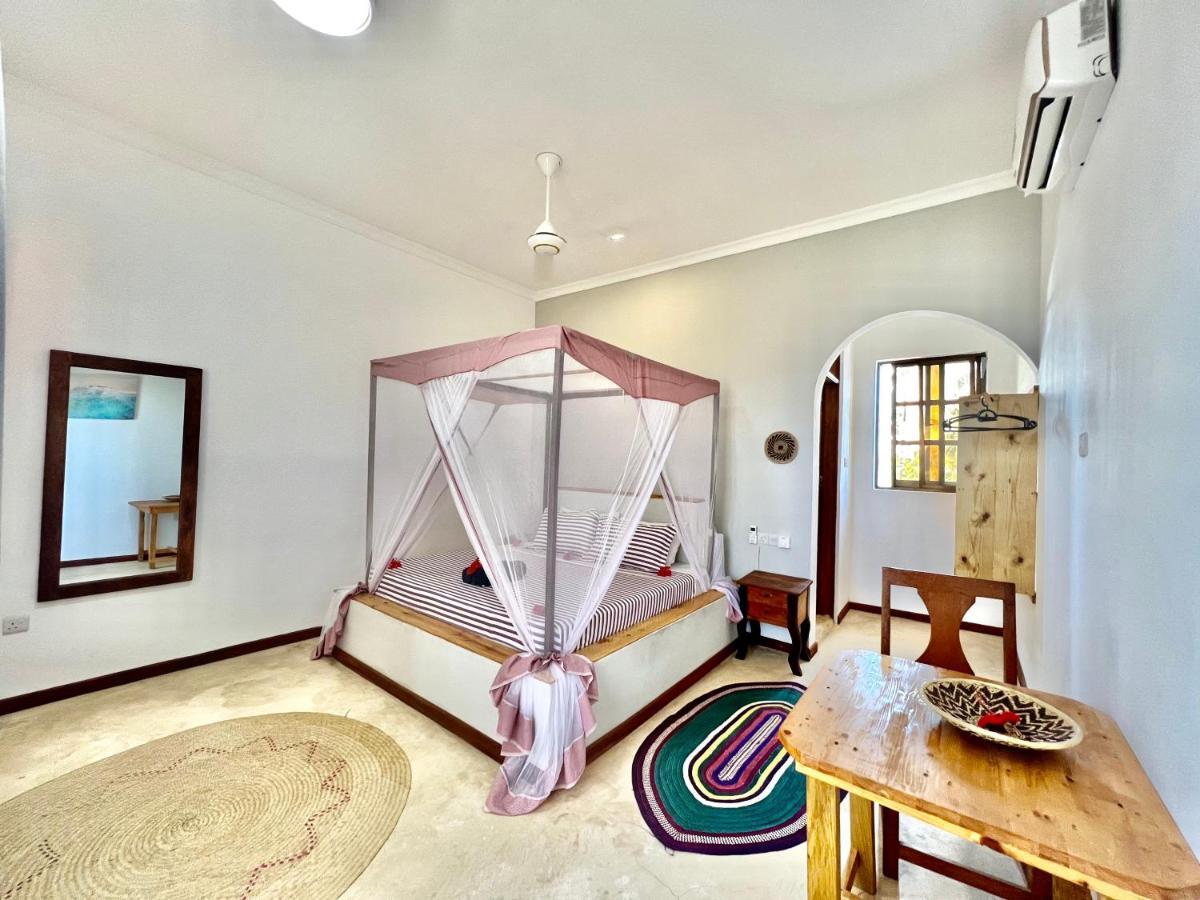 Chikachika Bed & Breakfast *