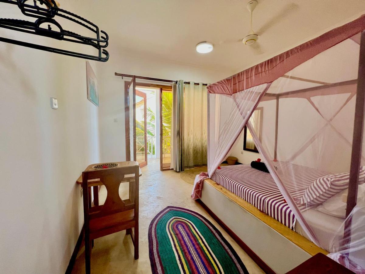 Chikachika Bed & Breakfast *