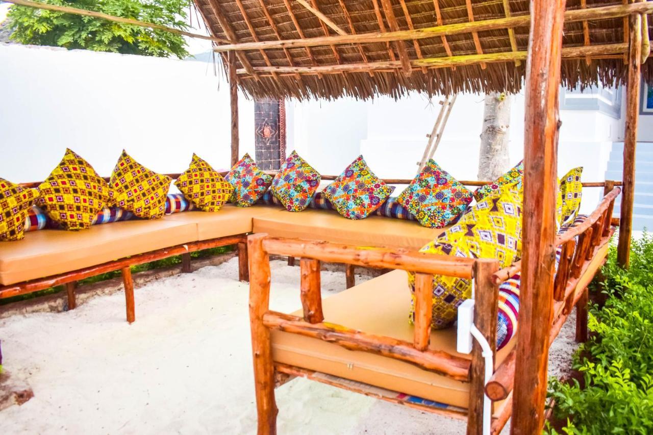 Apartment Uhuru House And Restaurant *