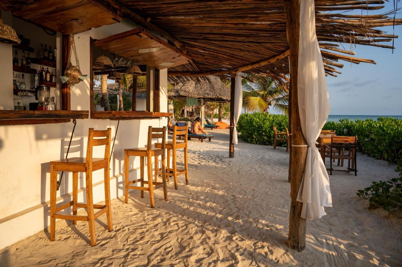 Aya Hotel 3*