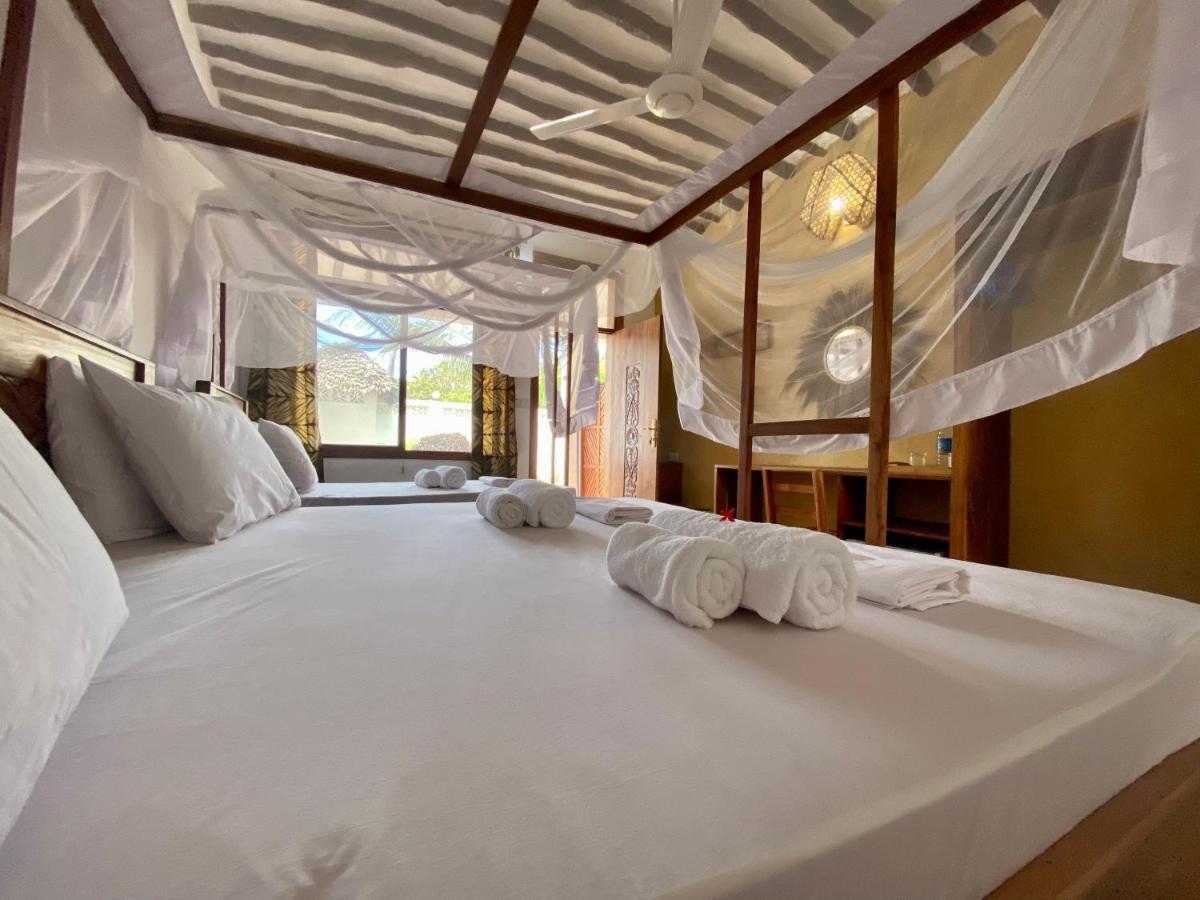 Zuzanu House Bed & Breakfast *