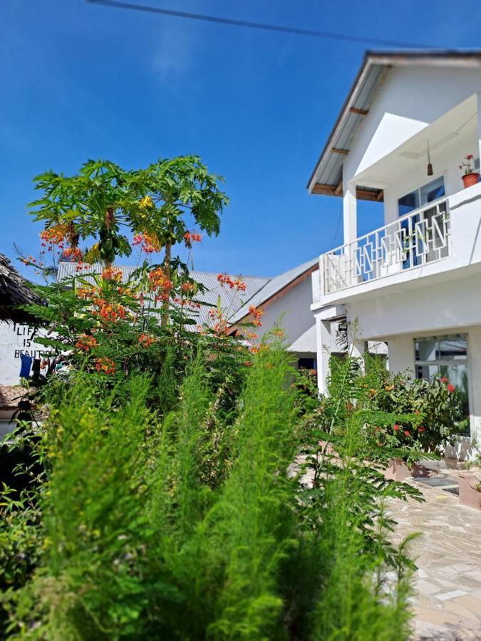 Karibu House
