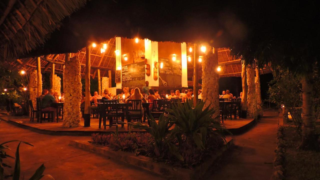 By Night Hotel Paje