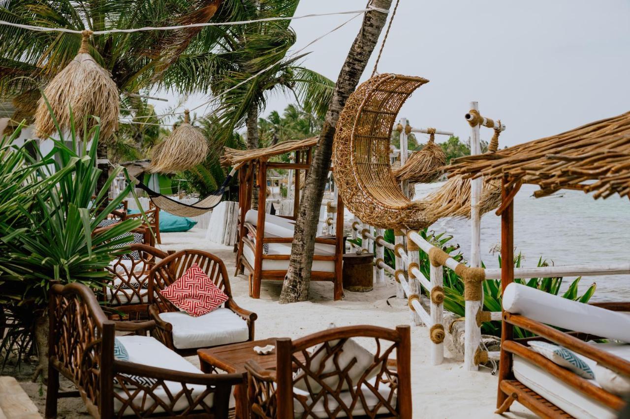 Coral Rocks & Restaurant Hotel