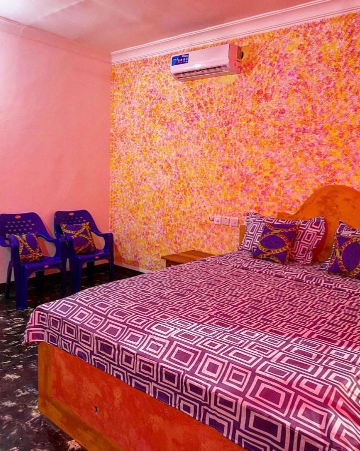 Bed & Breakfast Ndiro House *