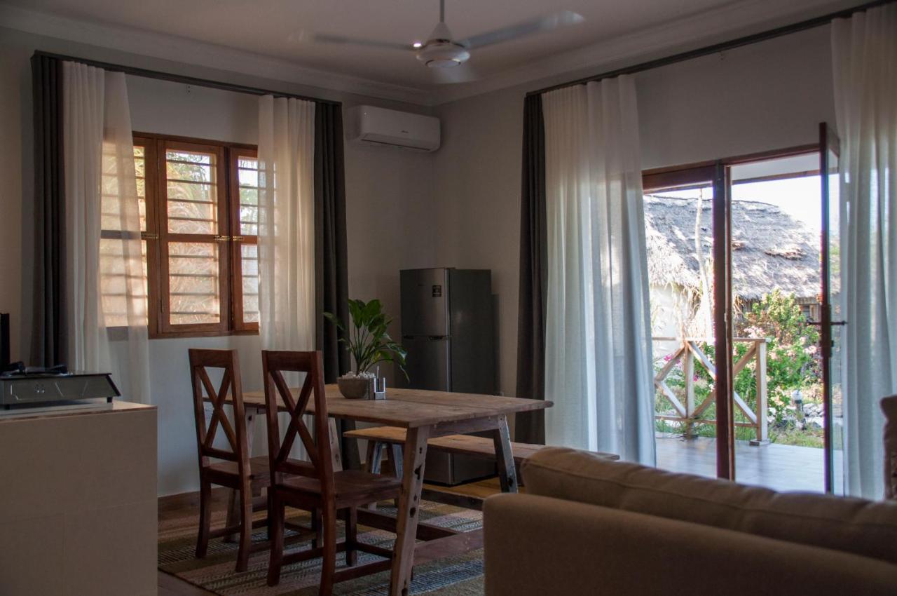 Hotel The Cove 3*