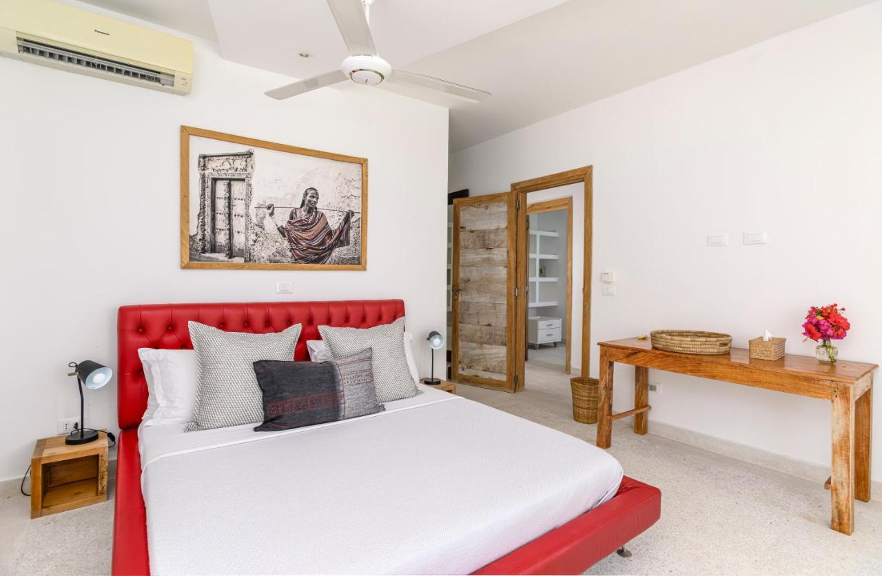Apartment Deluxe Beachfront Penthouse With Panoramic Ocean Views *