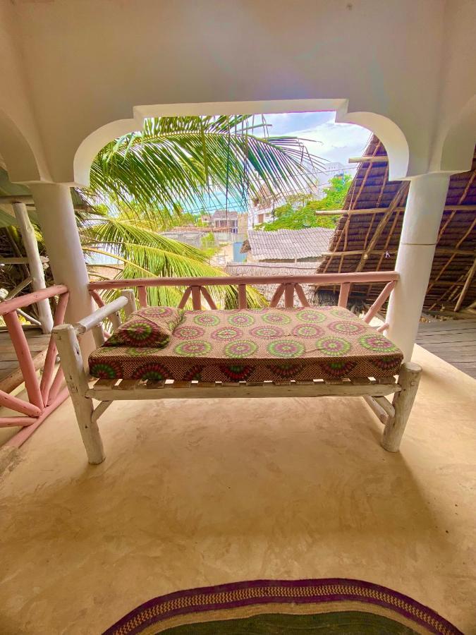 Ocean Wonder Dive & Guest house