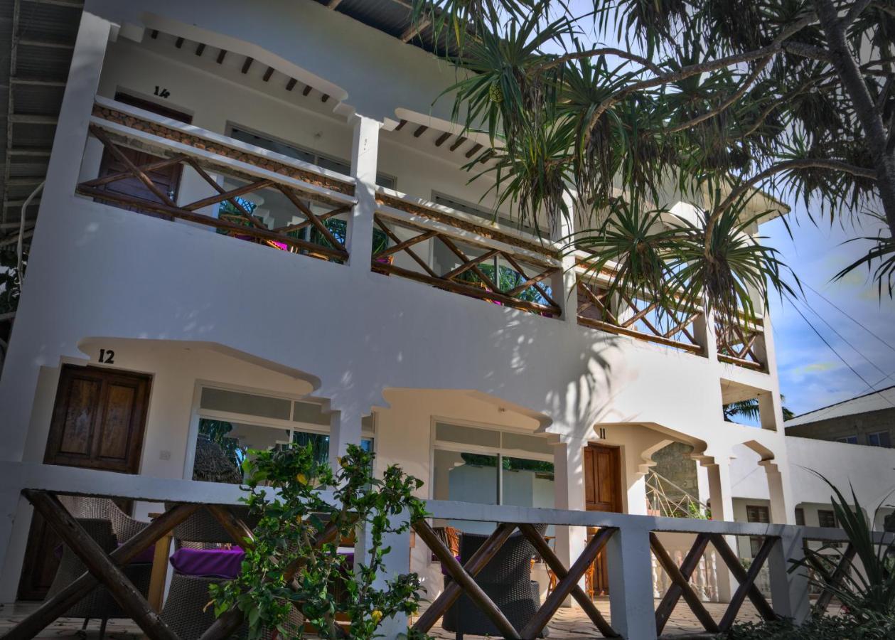 Cocolala House Bed & Breakfast *