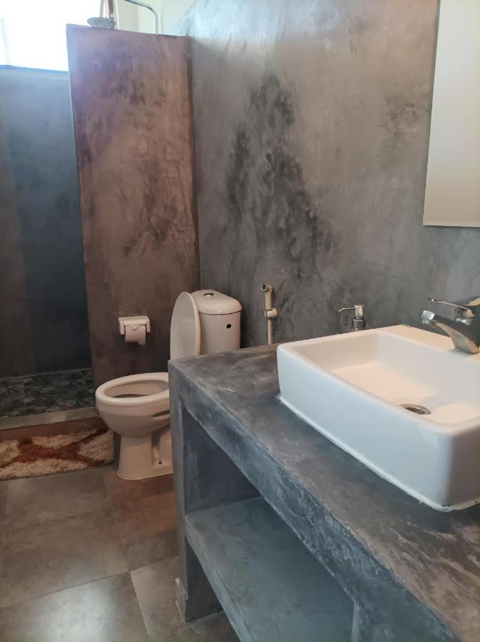 Zanzicrown Hotel 3*