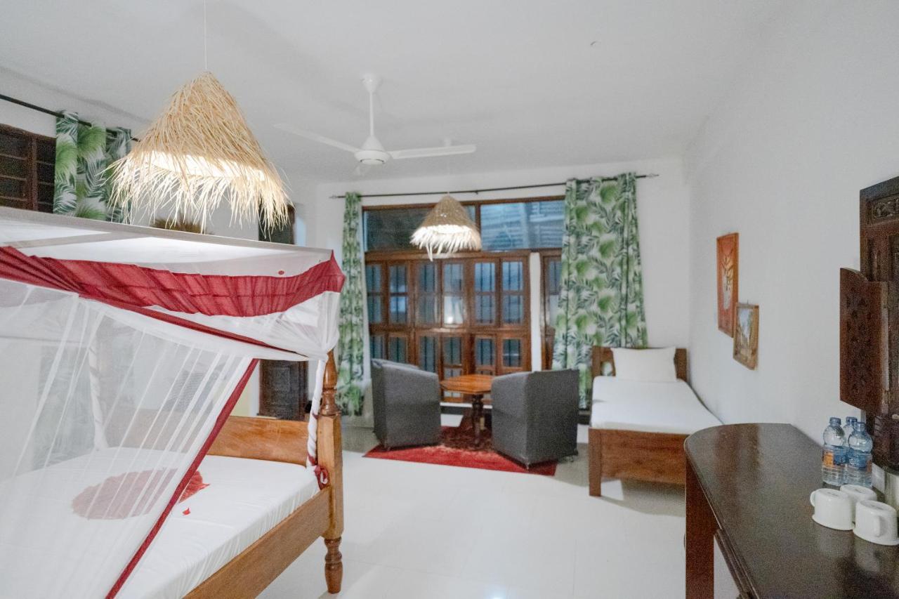 Hotel Mambo Villas 4*