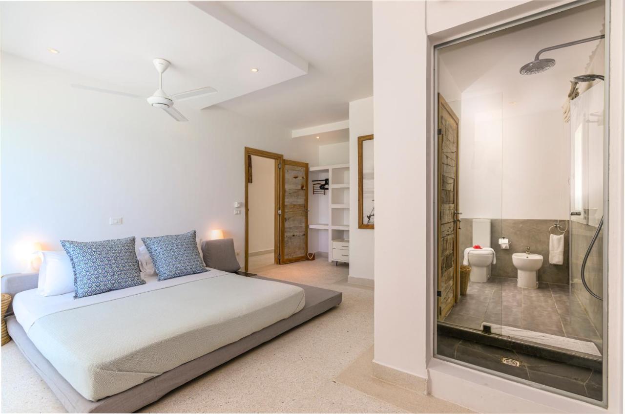 Deluxe Beachfront Penthouse With Panoramic Ocean Views