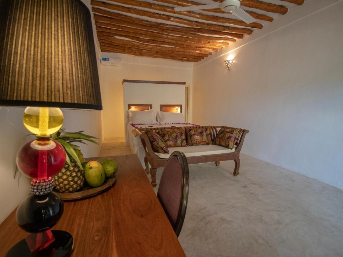 Hotel Tropical Boutique & Resto