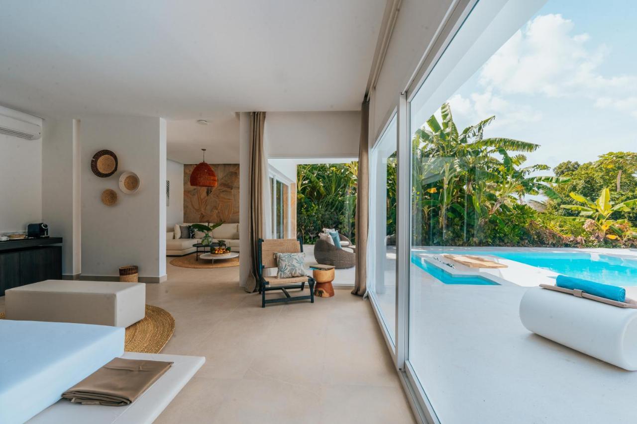 Ycona Luxury Uroa