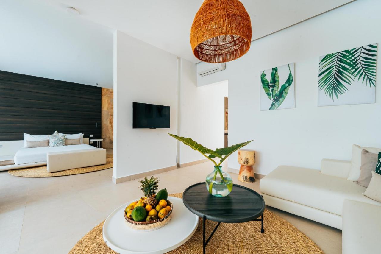 Ycona Luxury Uroa