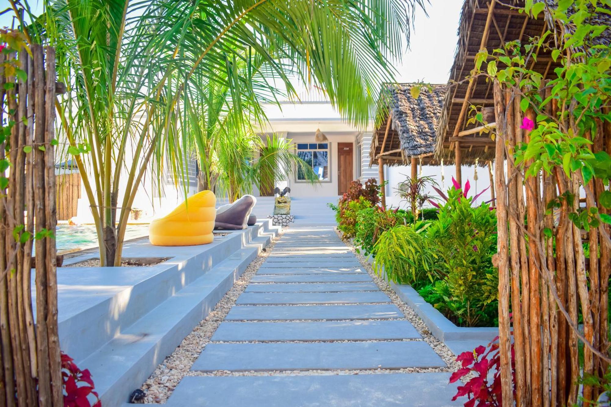 Uhuru House And Restaurant Nungwi