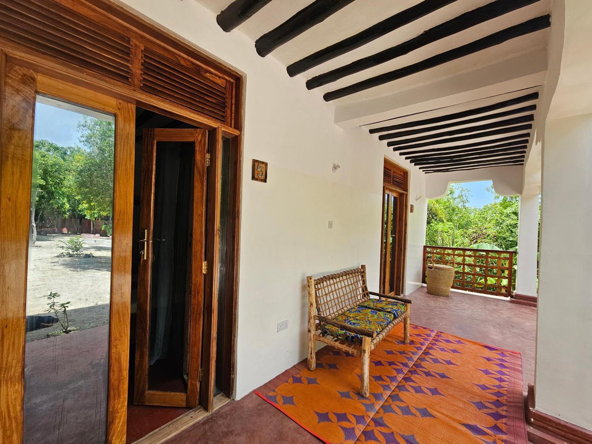 Bed & Breakfast Karibu Maisha