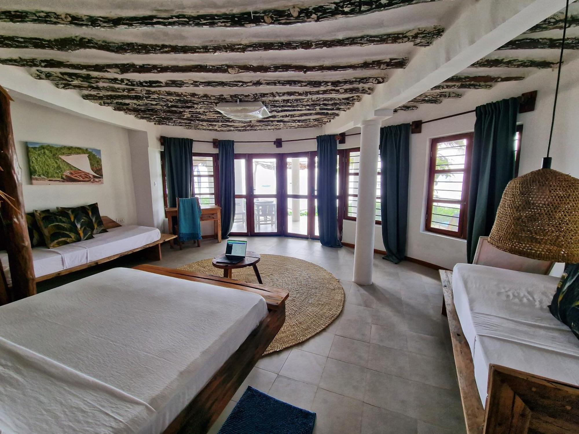 Aya Hotel 3*
