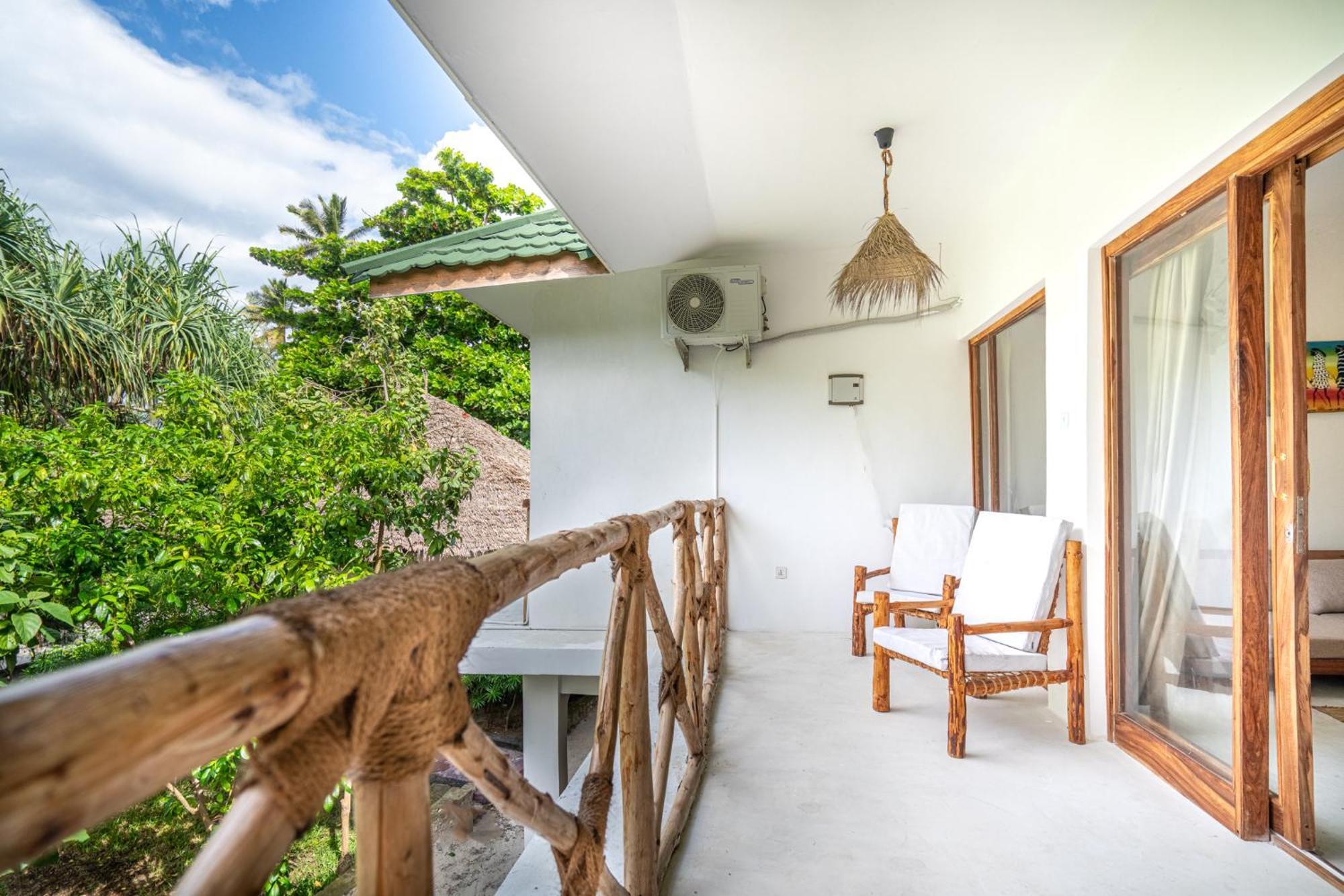 Tiki Club & (adults Only) Hotel Bwejuu
