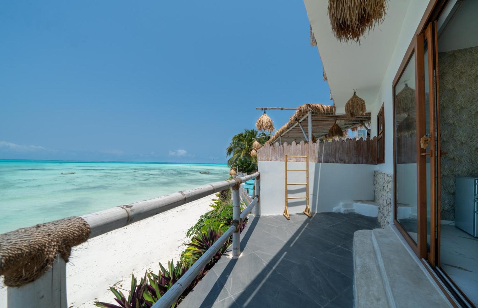 Hotel Coral Rocks & Restaurant