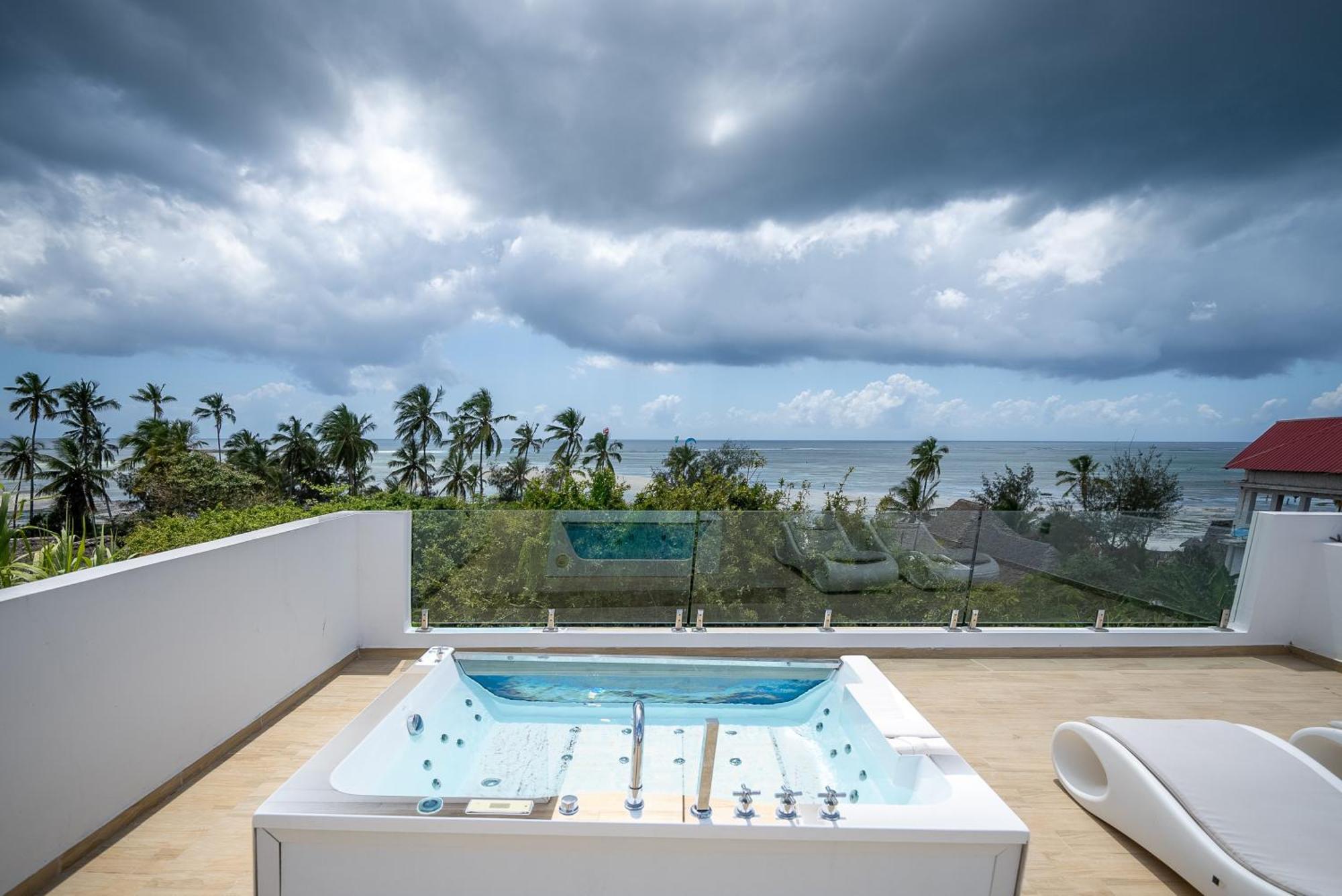 Sandbank View - Private Pool- Zanzibarhouses