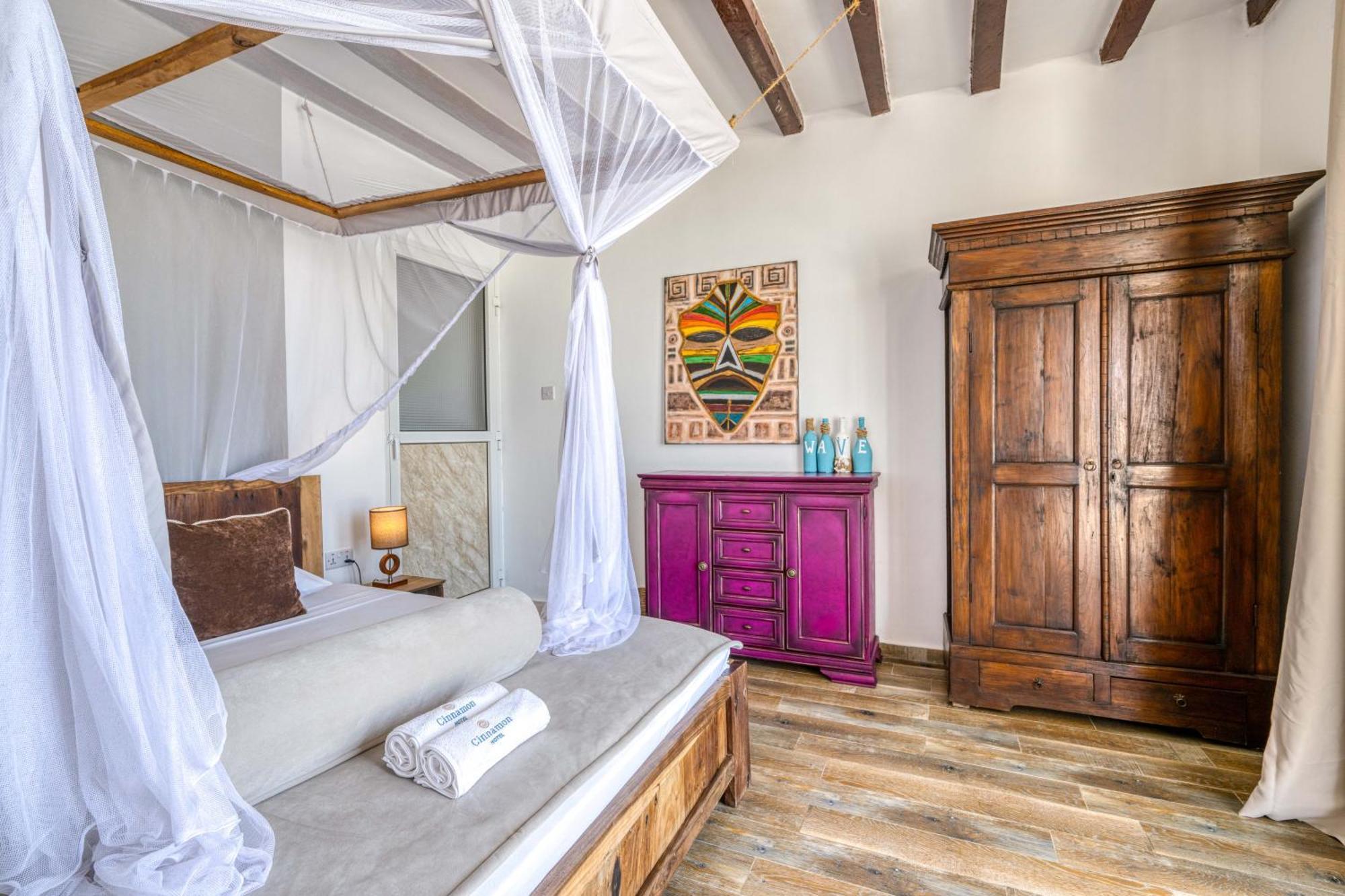 Cinnamon Hotel