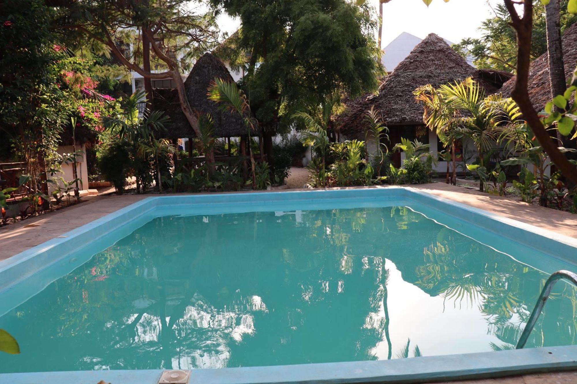 Sky & Zanzibar 3*