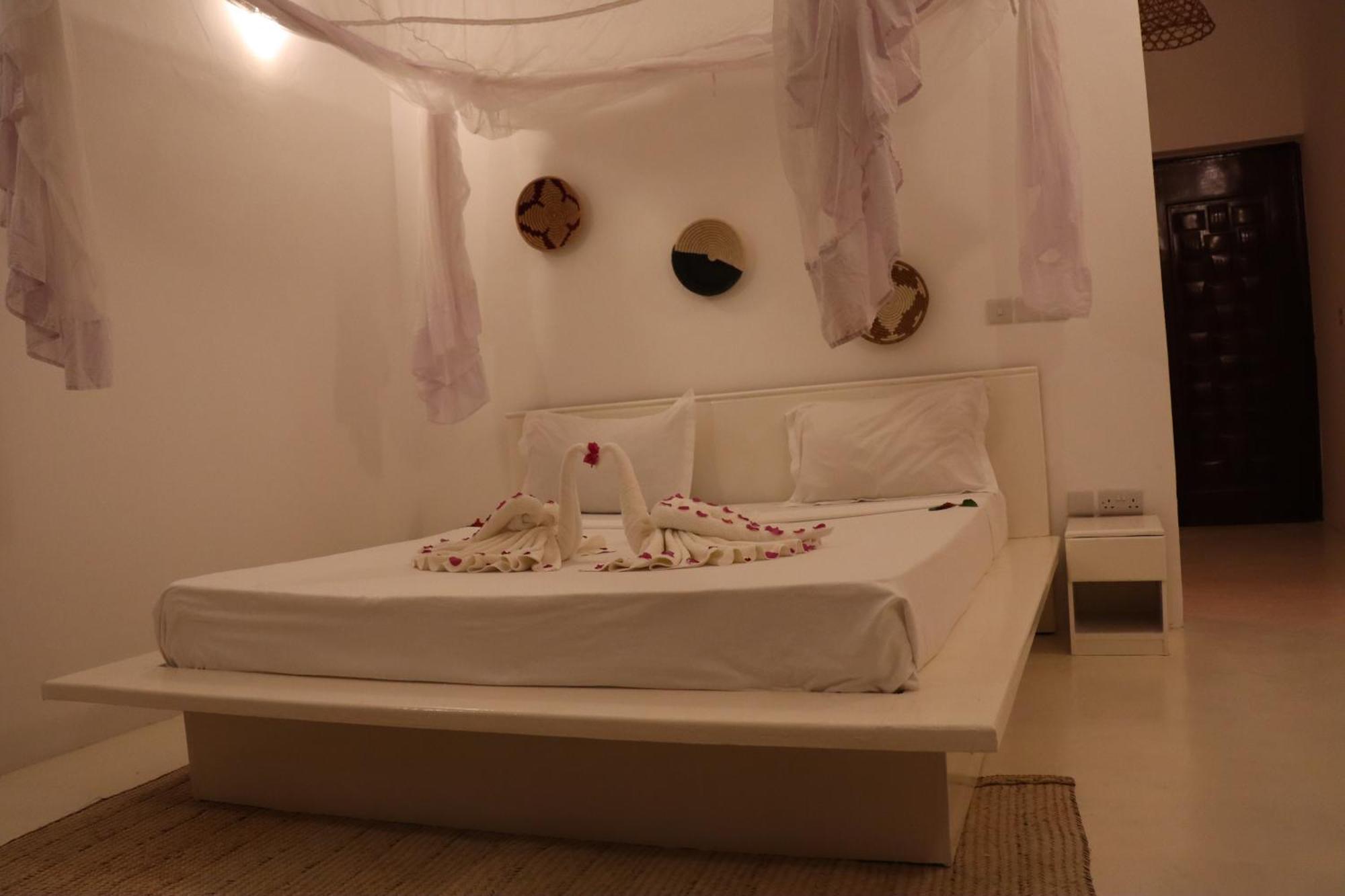 Hotel Sky & Zanzibar