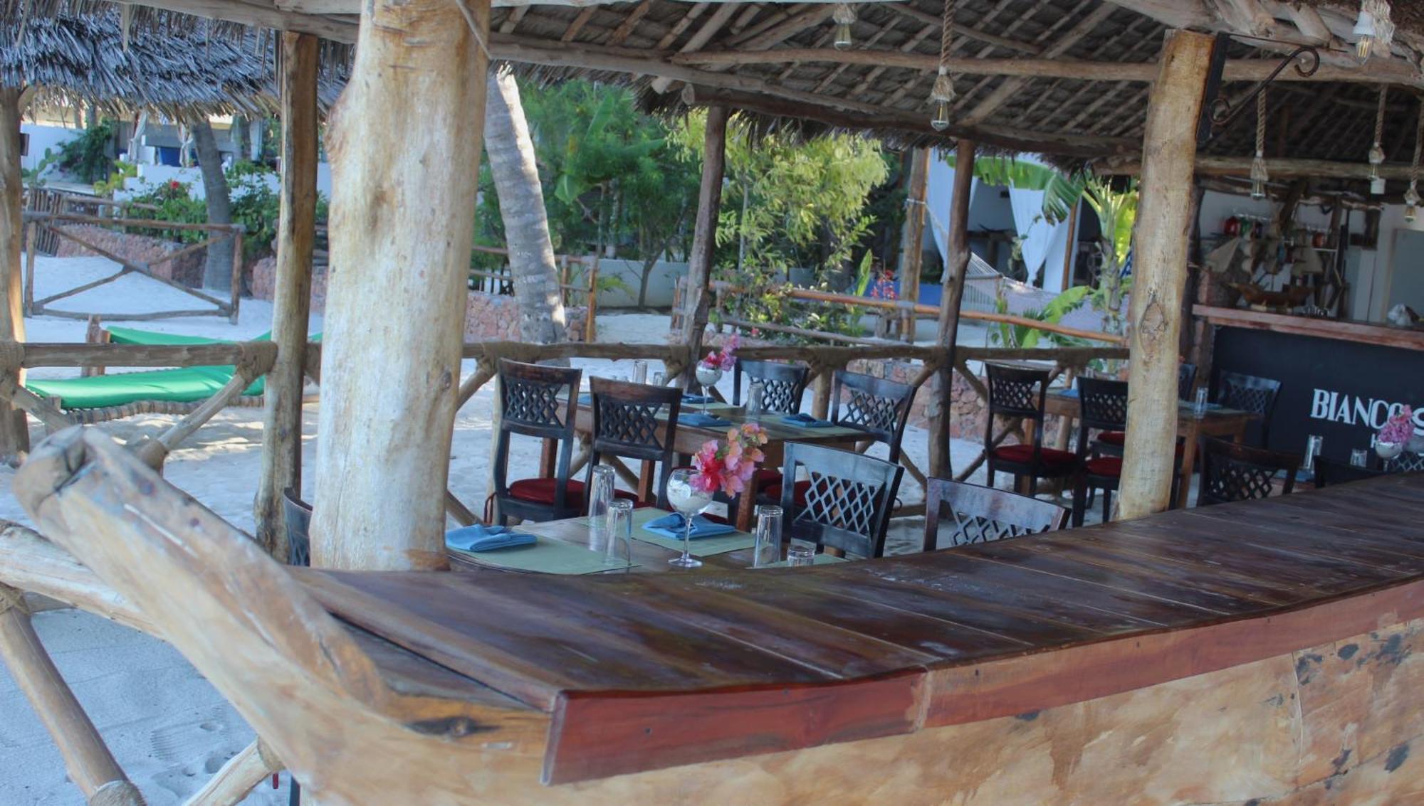 Bianco Azzurro & Restaurant Hotel Pwani Mchangani