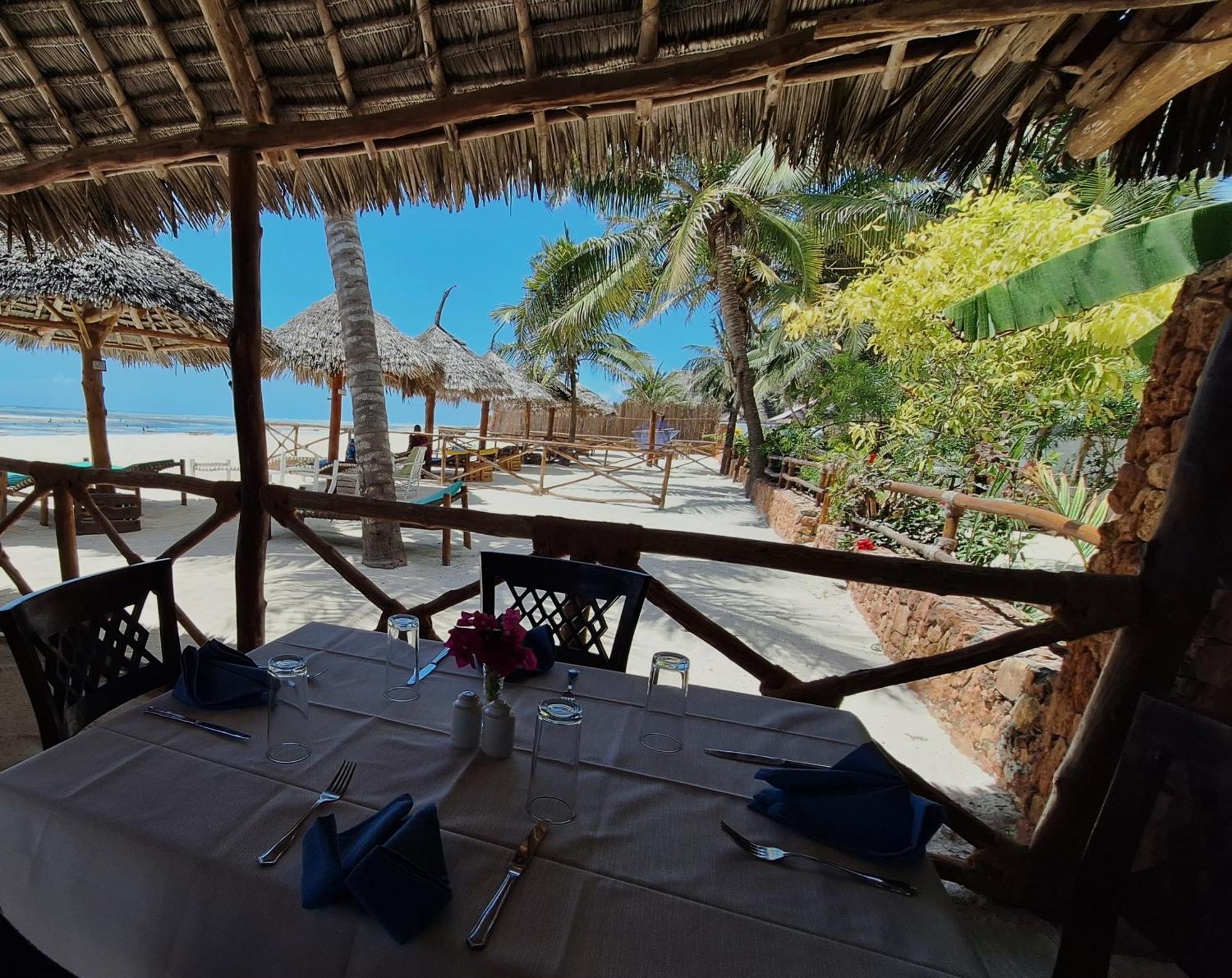 Bianco Azzurro & Restaurant 2*