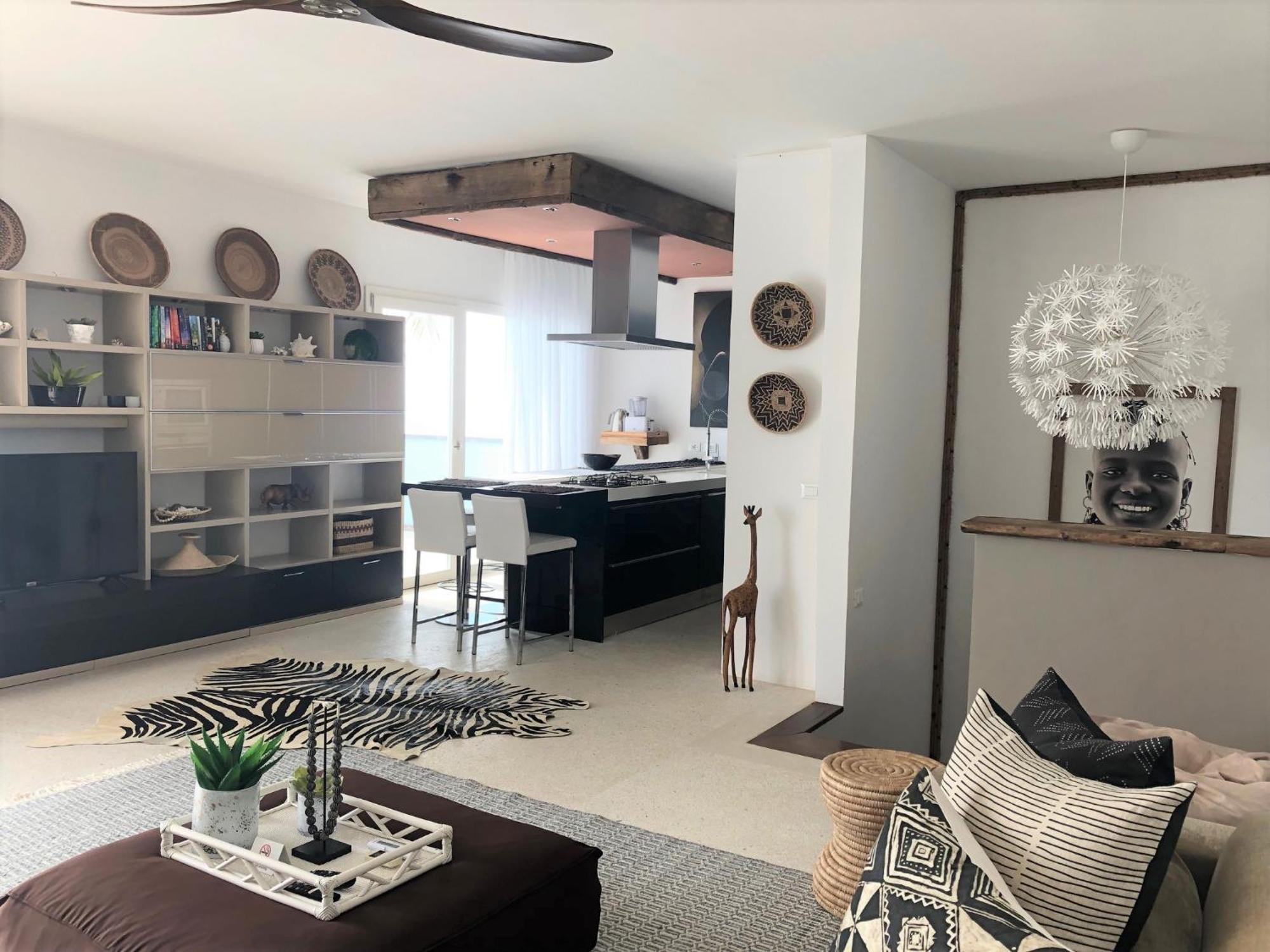 Deluxe Beachfront Penthouse With Panoramic Ocean Views Apartment *