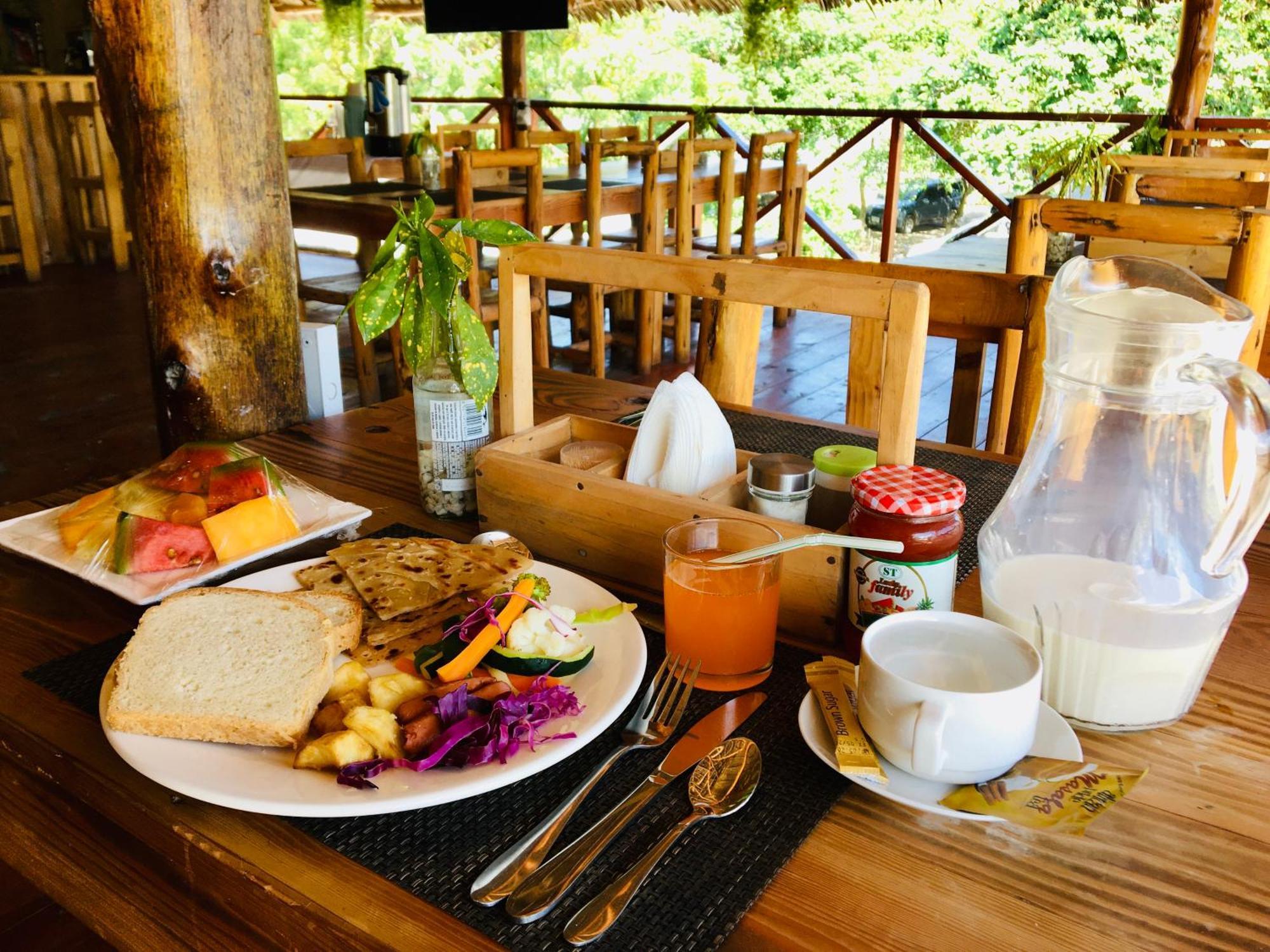 Uhuru House And Restaurant Apartment Nungwi
