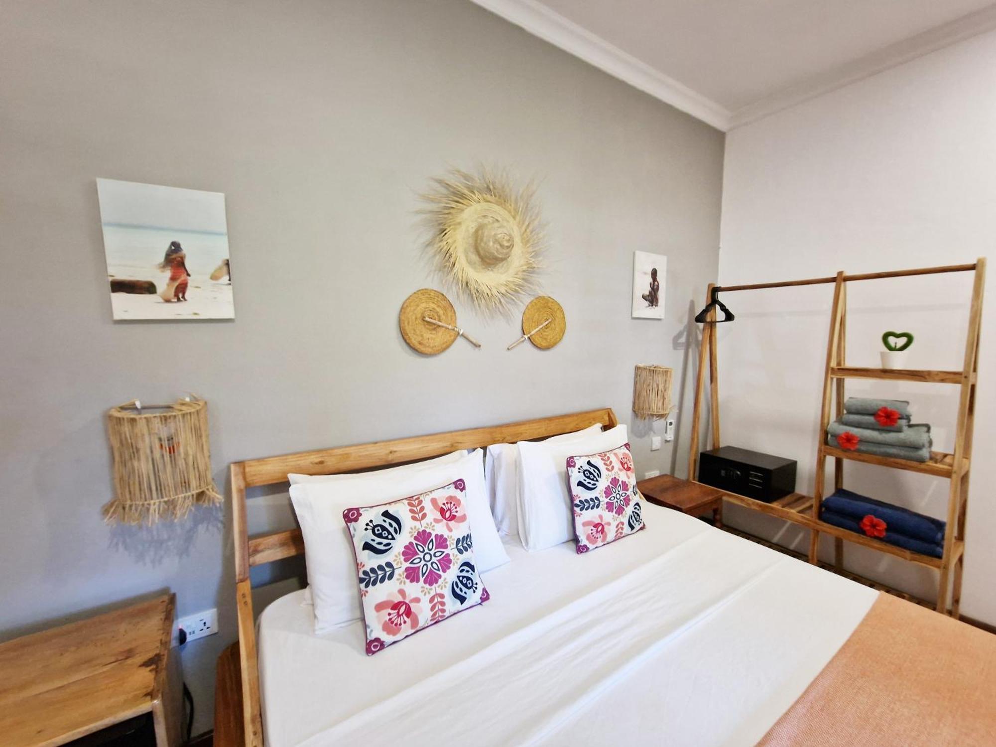 Aya Hotel 3*