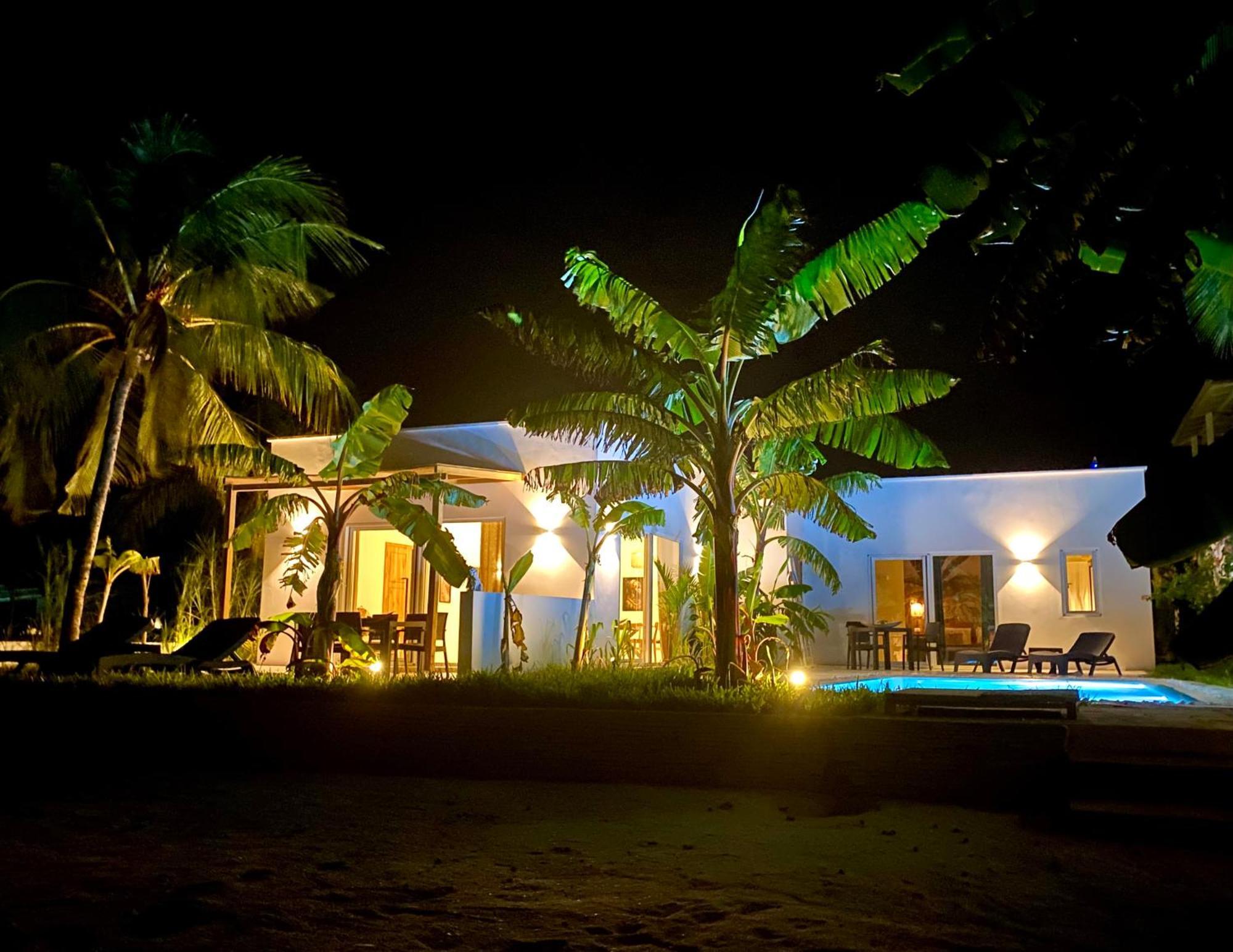 Luxury Lions Zanzibar - With Private Cook&infinity Pools Villa