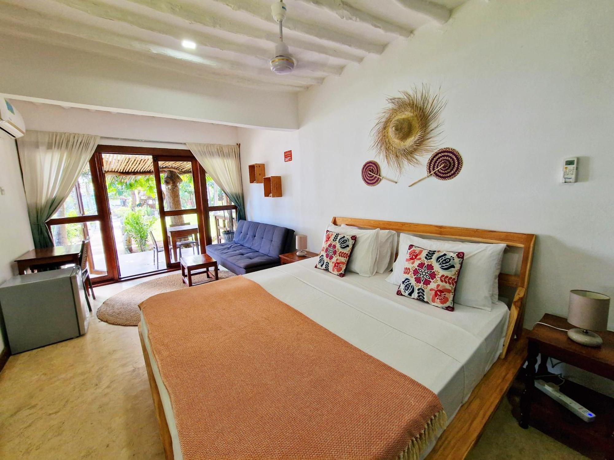 Aya Hotel 3*