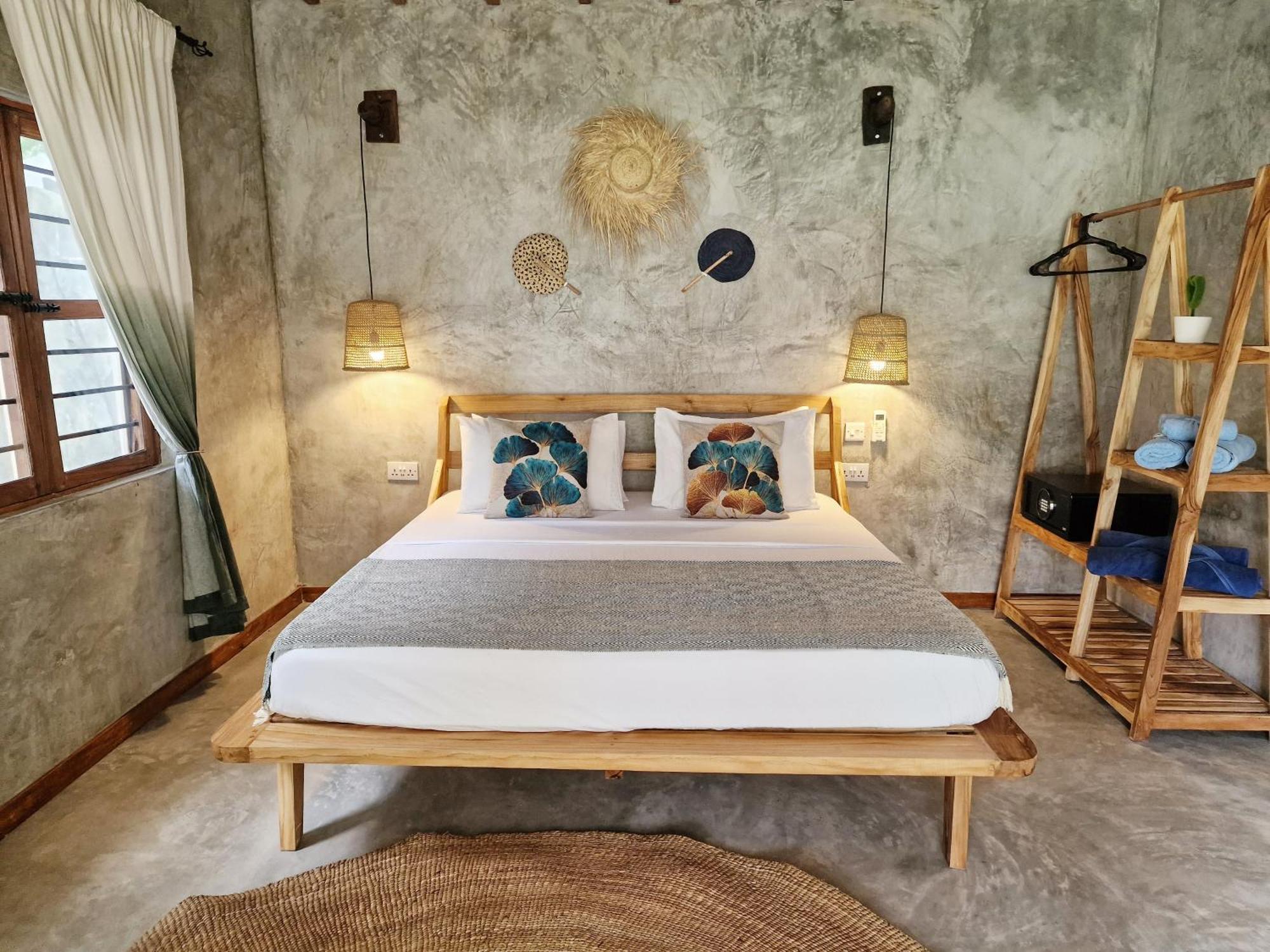 Aya Hotel