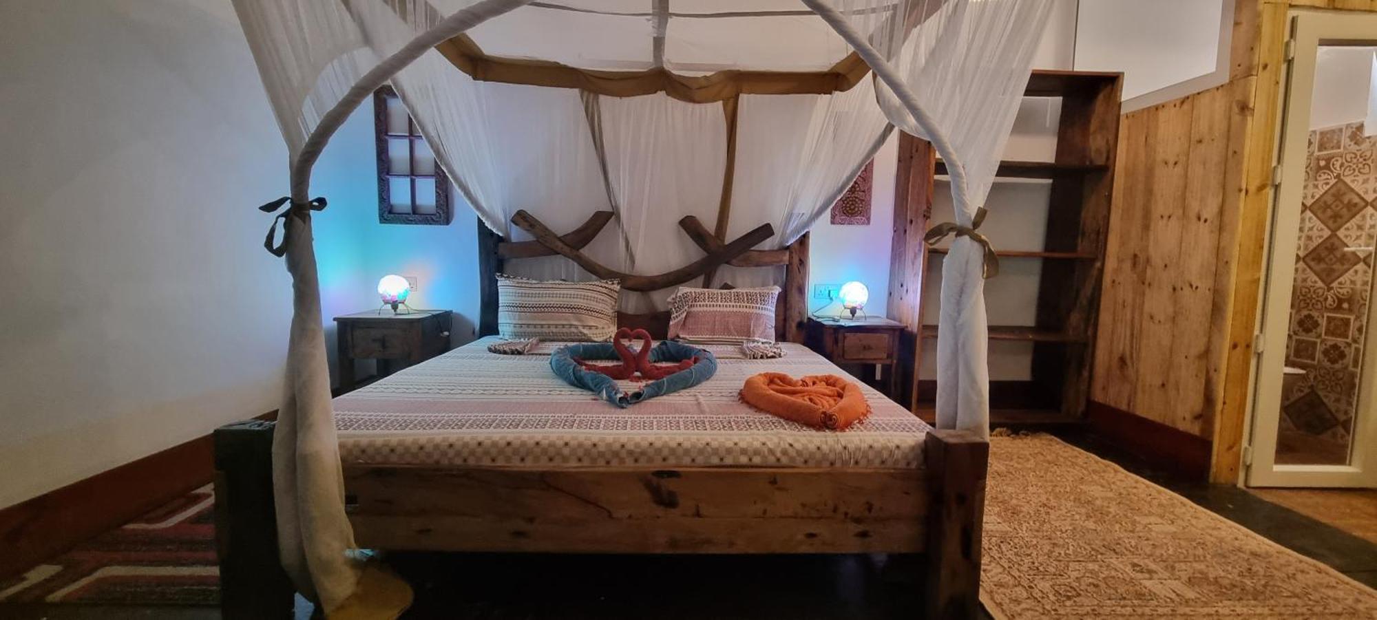Salama & Mbuyuni Hotel