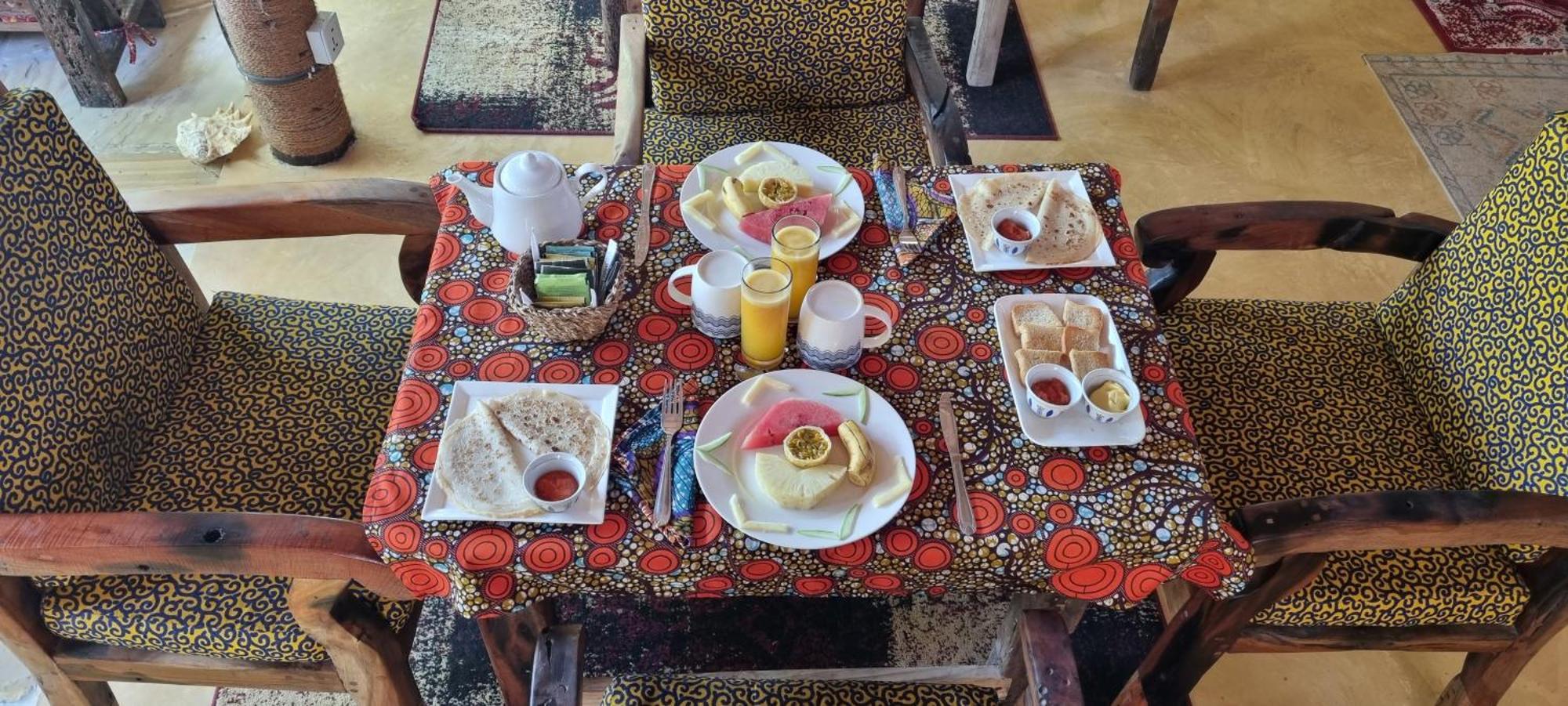 Hotel Salama & Mbuyuni 2*