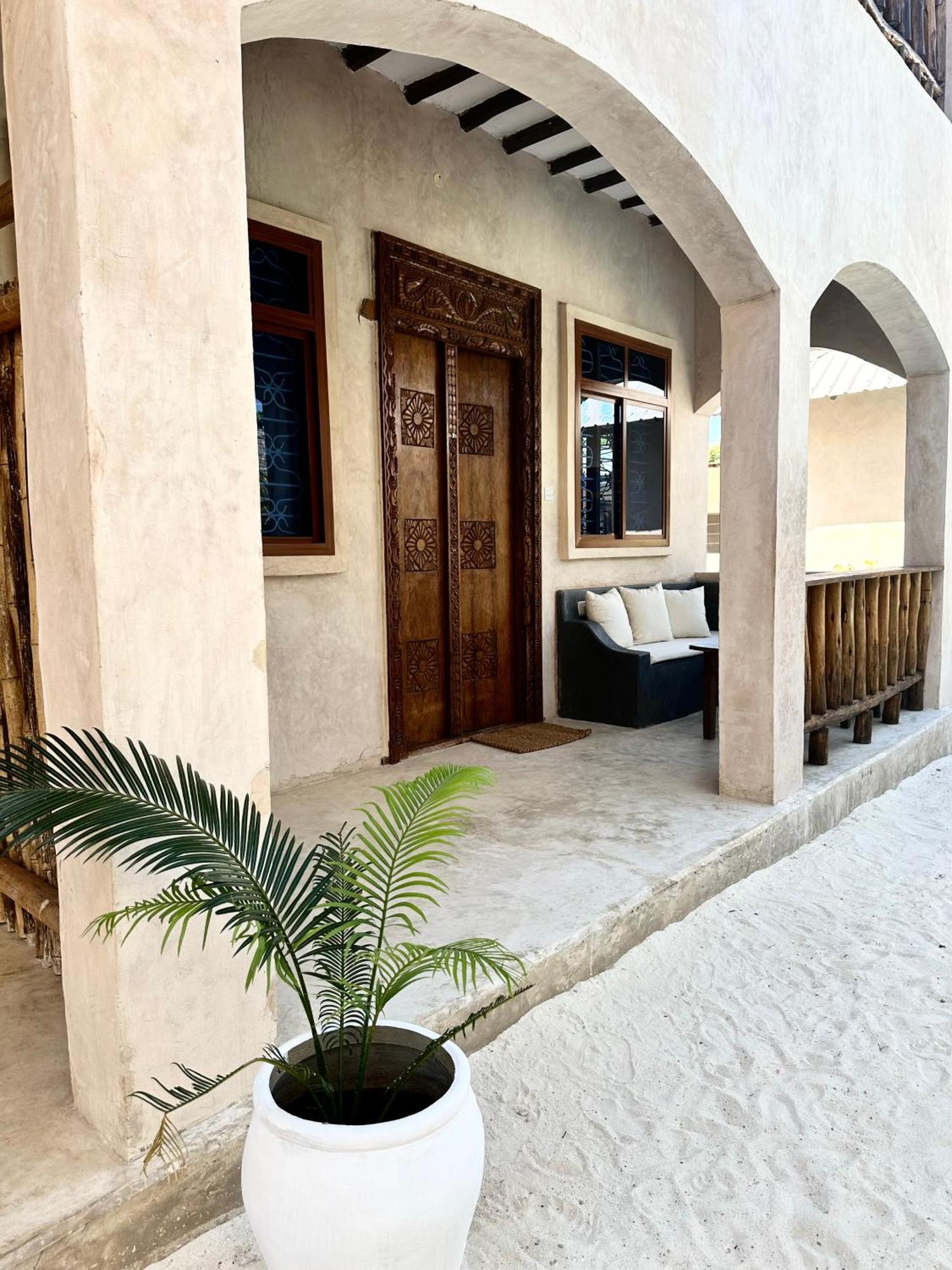 Inn Chokoro House