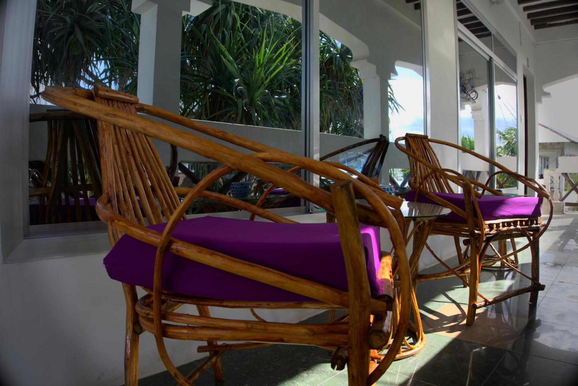 Cocolala House Bed & Breakfast *