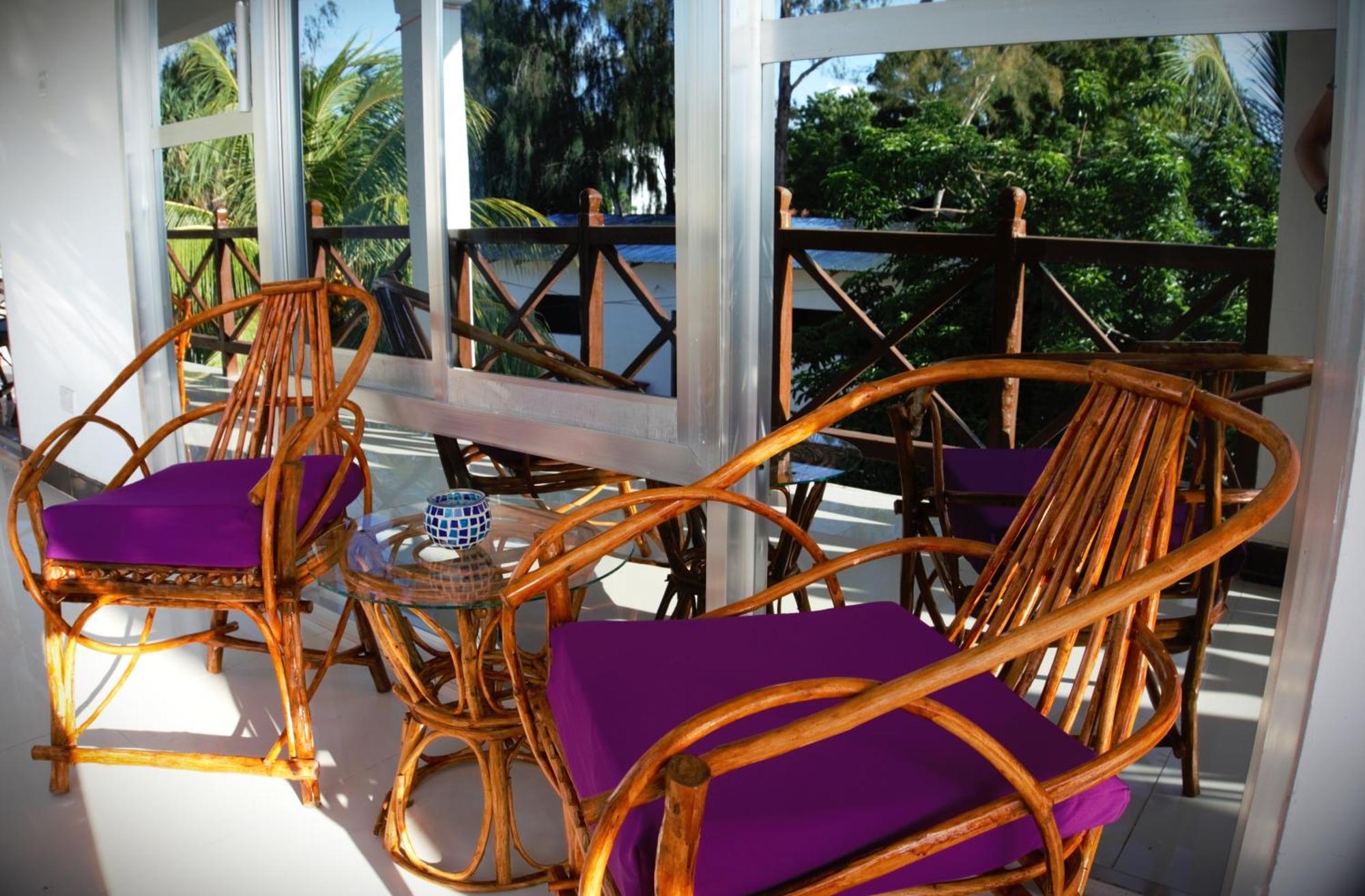 Cocolala House Bed & Breakfast