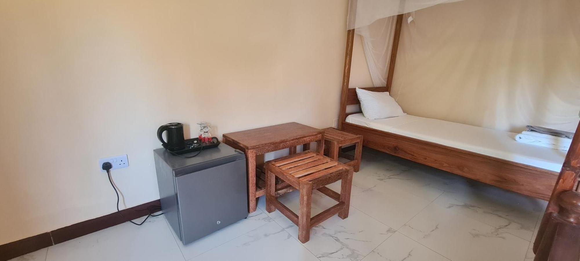 Mambo Boutique Hotel 4*