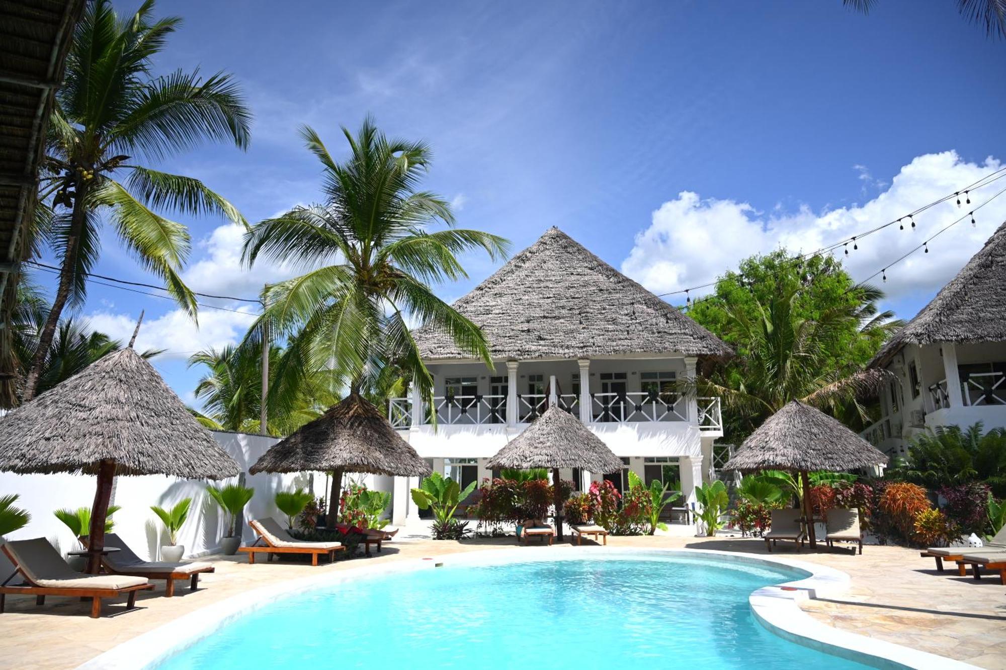 Ananda Zanzibar Bwejuu
