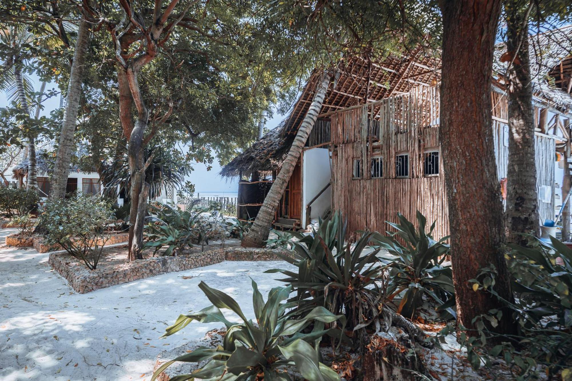 Pili Pili Beach Hotel